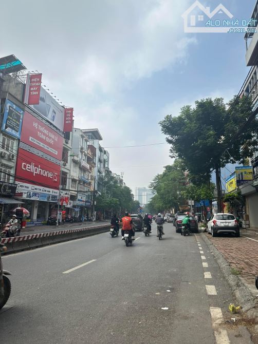 bán Mặt Phố .. LẠC LONG QUÂN .. dt 151m Rộng 7,1m 5 tầng vỉa hè kinh doanh đỉnh 88 tỷ