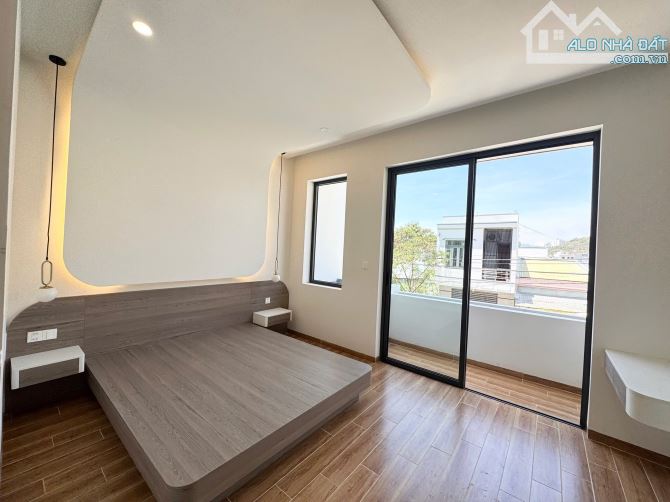 NHÀ PHỐ 3 TẦNG MỚI XÂY - FULL NỘI THẤT CAO CẤP -ĐƯỜNG TRIỆU QUANG PHỤC, GIÁ 4,9 TỶ. - 10
