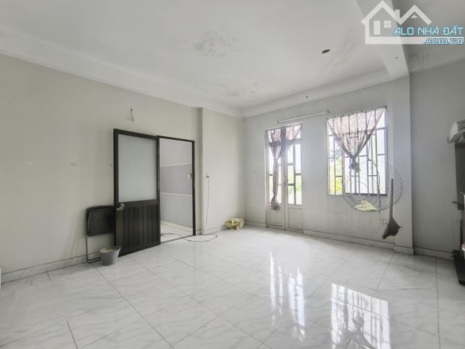 CHỦ THỞ OXY BÁN GẤP NHÀ 2 MẶT HẺM XE HƠI 69M2 GẦN CHỢ 26 THÁNG 3 GIÁP AEON GIÁ 6 TỶ TL - 11