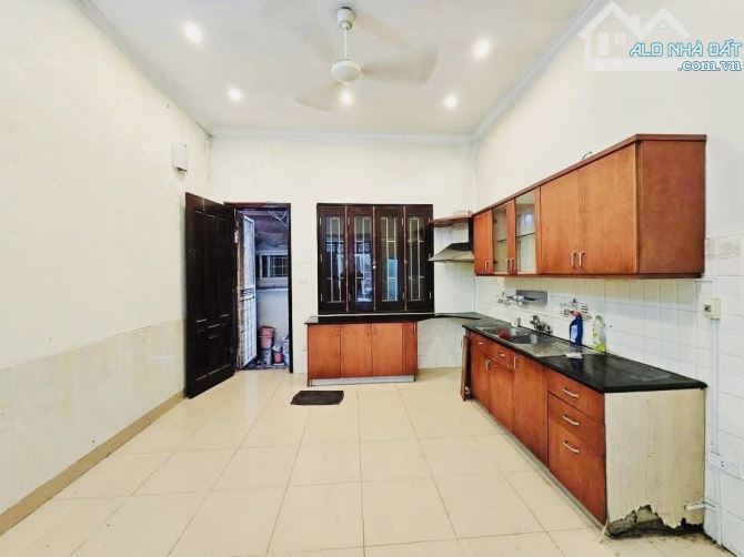Bán nhà Phân Lô Nguyễn Chí Thanh, ô tô chạy quanh nhà - duy nhất 1 căn - 17,5 tỷ - 1