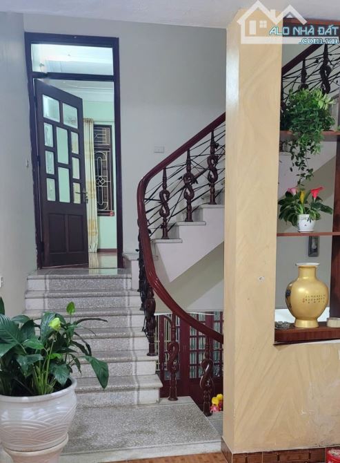 👉 với 9.x tỷ sở hữu  nhà 3.5 tầng trục đường to 20,5 m phố Tạ Quang Bửu phường Kinh Bắc. - 1