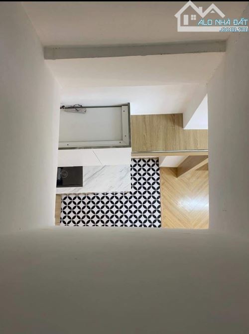 Q5- Nhà 1 Trệt 2 Lầu, 50m2 hẻm oto sổ sẵn đường Trần Bình Trọng giá 3 tỷ 150 - 1