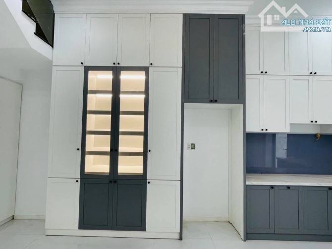 Bán nhà ngay Xô Viết Nghệ Tĩnh, Bình Thạnh. Giá: 2 tỷ 320tr/ 72,1 m2. Sổ riêng, đường ô tô - 1