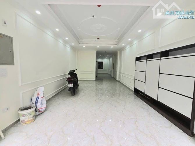 PHÂN LÔ ĐỘI CẤN BA ĐÌNH CÁCH 2 NHÀ RA PHỐ 2 THOÁNG 8 TẦNG THANG MÁY 55m MT 4.2m 18 Tỷ - 1
