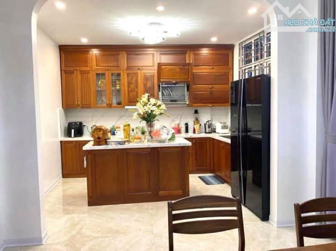 Nhà phố Thái Thịnh, Gần phố, Dân xây, Full nội thất xịn sò, DT 40m2, MT 6m, Giá 11.2 tỷ - 1