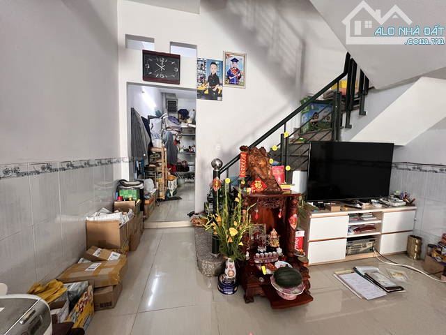 Bán Nhà HXH Đông Hưng Thuận, Q12 - Mặt Tiền Trường Chinh, Nhà siêu mới DT 67m vuông - 1