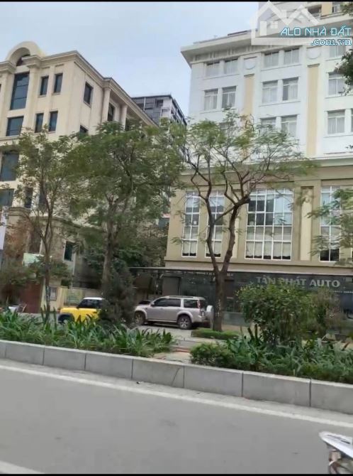CẦN BÁN GẤP NHÀ PHỐ TRỊNH CÔNG SƠN LẠC LONG QUÂN TÂY HỒ 108M 3 TẦNG SÁT OTO GẦN HỒ 17.8TY. - 1