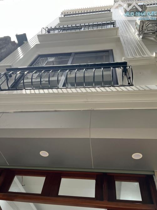 BÁN NHÀ PHỐ HÀO NAM ĐỐNG ĐA 40m X5 TẦNG THANG MÁY - GIÁ: 8.8 TỶ - 1