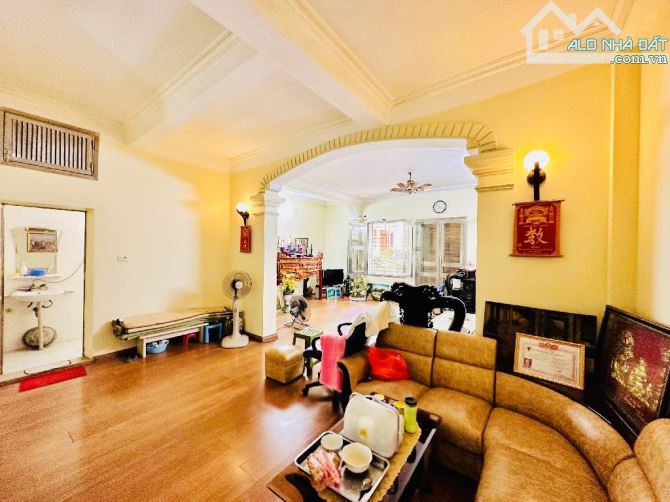 BÁN NHÀ PHỐ LẠC TRUNG - Q. HBT - PHÂN LÔ - Ô TÔ CHẠY VÒNG QUANH 64m2 - 3 TẦNG - 15.68 Tỷ - 1