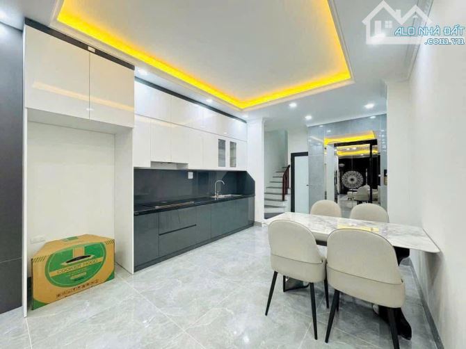 DUY NHẤT CĂN NHÀ 42M2, THÀNH TRUNG TRÂU QUỲ THANG MÁY, FULL NỘI THẤT SÁT VÁCH VINHOME CẠNH - 1