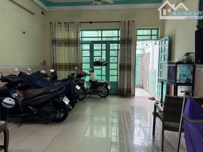 BÁN NHÀ TÂN BÌNH- GẦN MẶT TIỀN BA VÂN- DT 5x13M- 3 TẦNG NHỈNH 8 ĐỒNG - 1