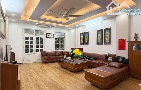 Phố Quần Ngựa - ô tô tránh - vỉa hè - KD - 80m - MT 4.5m vuông đẹp - 1