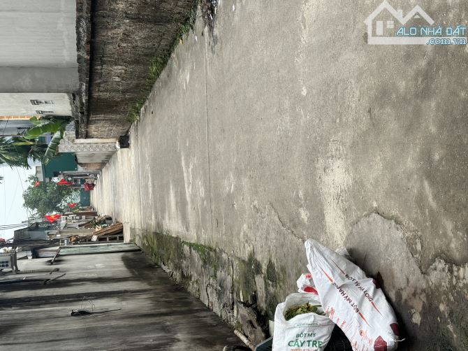 ĐƯỜNG THÔNG OTO 7 CHỖ VÀO ĐẤT - GẦN BỆNH VIỆN BẮC THĂNG LONG - 500M RA KHU VỰC HÀNH CHÍNH - 1