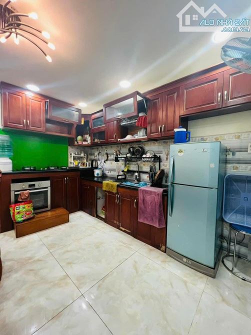✨ HẺM XE HƠI! BÁN NHÀ CMT8, QUẬN 10 34m² 2PN - Chỉ 70m ra mặt tiền CMT8. - 1