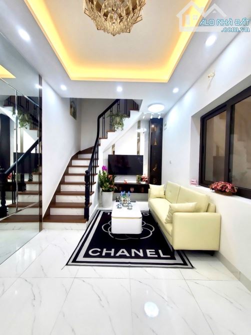SÁT PHỐ NHÀ ĐẸP XINH LUNG LINH - 10M RA MẶT PHỐ KINH DOANH SẦM UẤT - VÀI PHÚT LÊN HỒ GƯƠM - 1