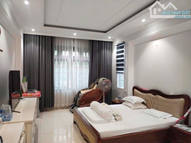 270m2. Biệt Thự  3 MT mái thái đẳng cấp ngang 12m,nhiều cây xanh thoáng mát - 1