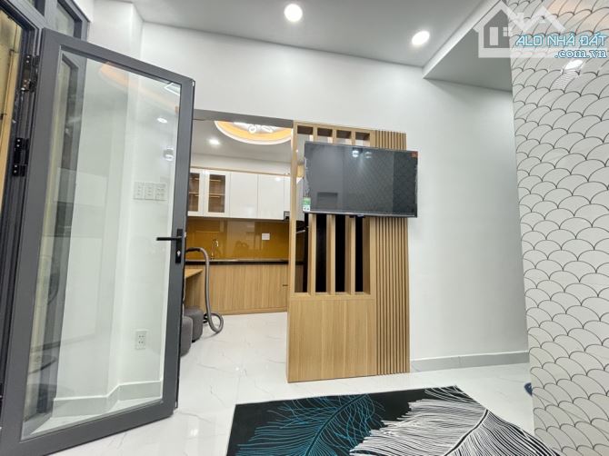 Nhỉnh 3 tỷ có ngay nhà Lê Quang Định - Gò Vấp - 3 phòng ngủ - Tặng full nội thất - 1
