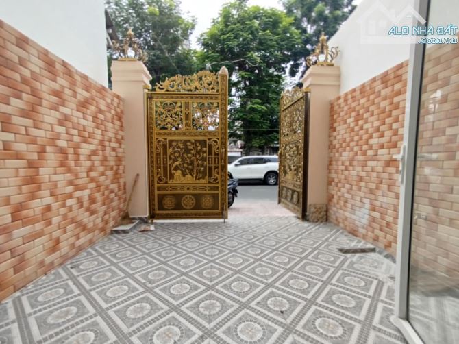 MẶT TIỀN DƯƠNG BÁ TRẠC QUẬN 8, ĐƯỜNG TRƯỚC NHÀ 20M, NGANG 4M, 50M2, CHỈ 8 TỶ 5. - 1