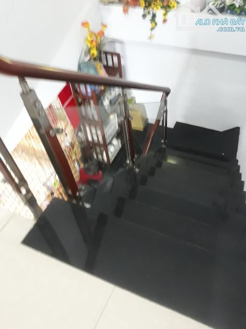 Cần tiền bán gấp căn nhà đôi Lò Gốm, 79m2, 1 lầu giá 5.2 tỷ - 1