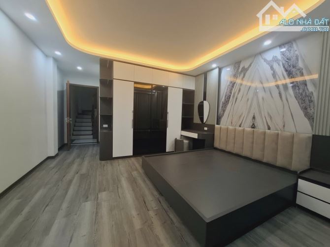 +B.án N.hà-ĐẸP NGỌC THỤY-51M2×6T-Nhỉnh 13 tỷ-LÔ GÓC THANG MÁY -FULL NỘI THẤT-GA RA Ô TÔ - 1