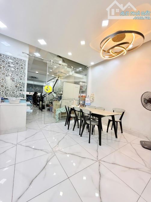 💥17.9 Tỷ- Nhà đẹp Tân Bình- Mặt tiền Bình Giã- Trường Chinh- Cộng Hoà- DT 4.4x15m- 3 Tầng - 1
