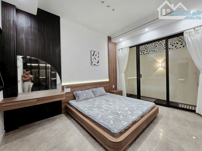Nhà mới 100% 3 tầng MT đường 7m5 Bùi Giáng - Cách công viên 150m - 1