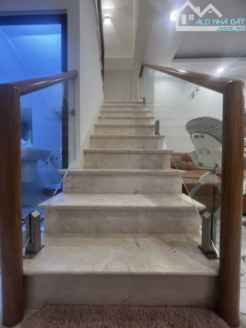 NHÀ ĐẸP TRUNG TÂM Q1 – HẺM VIP – TẶNG NỘI THẤT – 51M2 – GIÁ 19 TỶ - 1