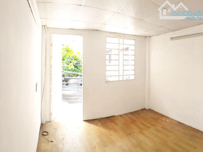 Cho thuê nhà 1 trệt 1 lầu hẻm xe hơi Trần Bình Trọng, Quận 5 - 1