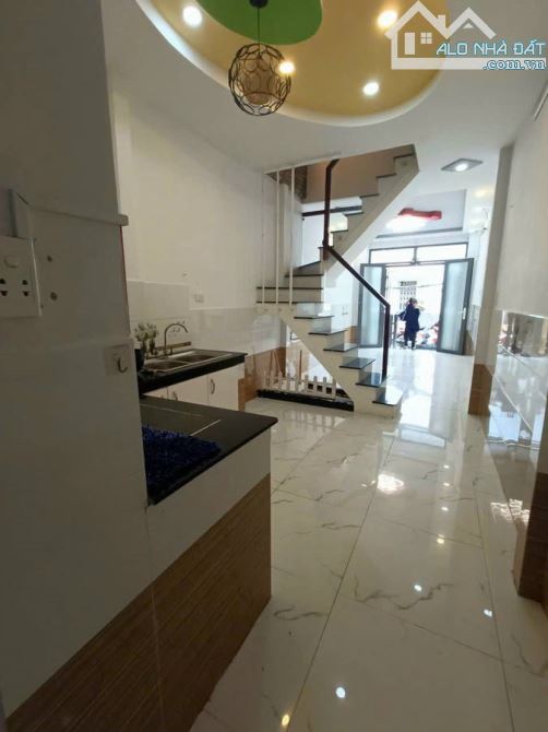 BÁN NHÀ 2PN 2WC – HẺM THÔNG – SÁT TRUNG TÂM Q10 – CHỈ 4.9 TỶ - 1