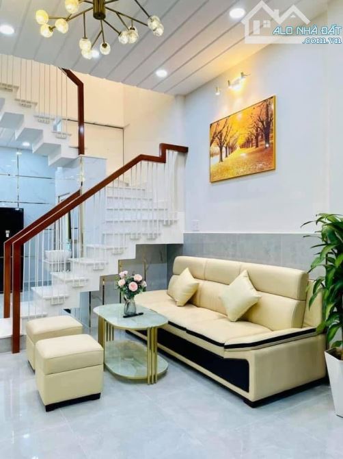 Bán nhà hẻm 90 Hòa Bình, Q.11 nhà 32 m2 full nội thất. Giá: 1.9tỷ sổ hồng riêng - 1