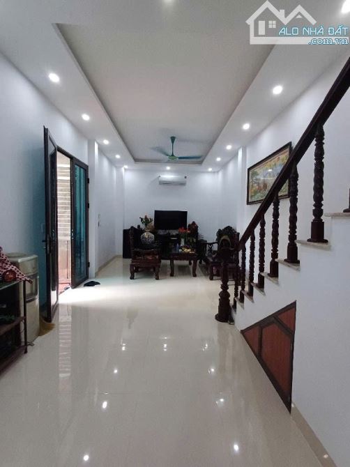 BÁN NHÀ PHỐ VĨNH HƯNG - HOÀNG MAI - MẶT NGÕ THÔNG - 59M2 - 4P NGỦ - HƠN 5 TỶ - 1