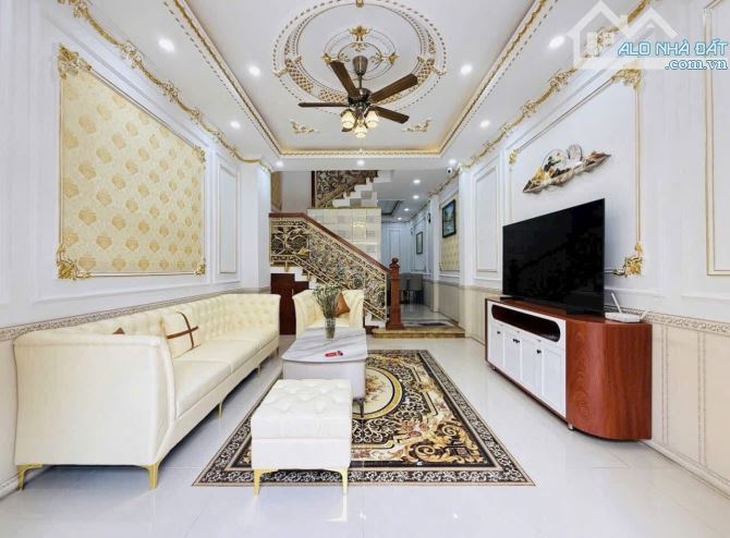NHÀ ĐẸP GIÁ RẺ NGAY NGUYỄN CÔNG TRỨ,QUẬN 1-GIÁ:4,95TỶ/63m2(4,2x15m).NHÀ 4 TẦNG KIÊN CỐ - 1