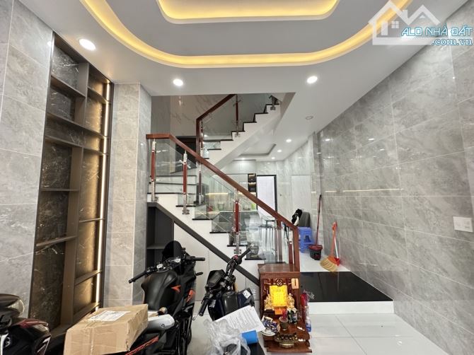 Bán nhà HXH NGỦ TRONG PHÒNG CMT8 Q.10, 4 tầng, MT rộng thênh thang, tròn 12 tỷ - 1