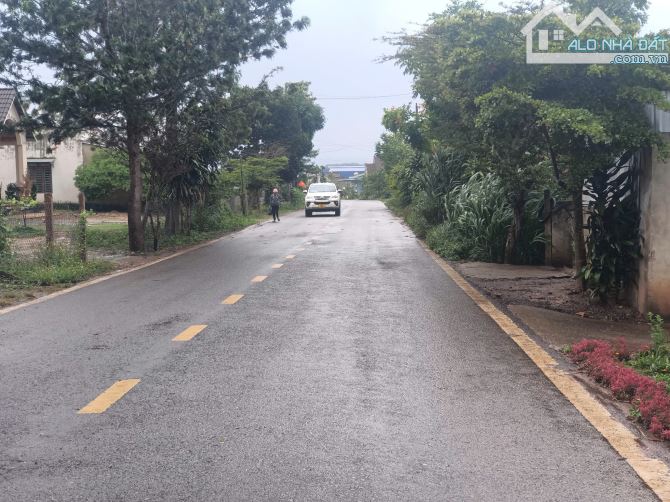 Bán đất mạt tiền DH1 kinh doanh buôn bán Dt 10x100m tc196m2 giá 3ty - 1