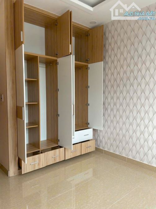 Nhà 4 tầng 56m2 hẻm 520 Quốc Lộ 13 50m Hiệp Bình Phước Tp Thủ Đức - 1