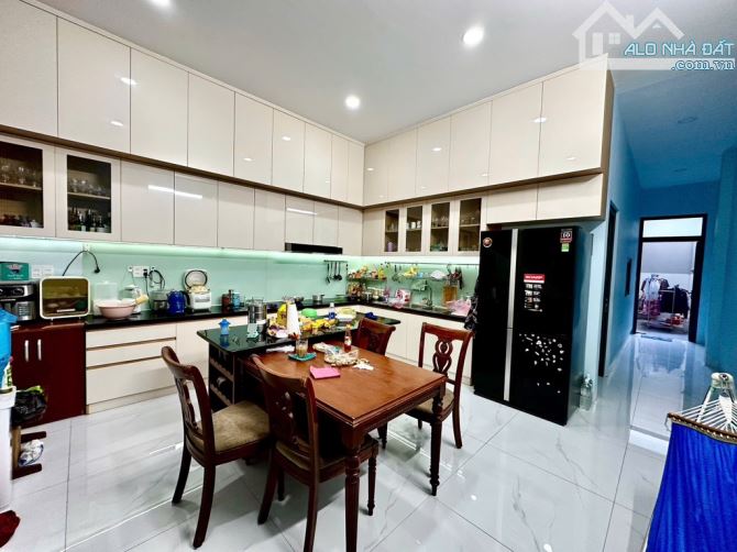 NHÀ MẶT TIỀN KINH DOANH NGAY GẤN SIÊU THỊ MEGA TRƯƠNG THỊ HOA - NGANG 5M - 125M2 - HƠN 8TỶ - 1