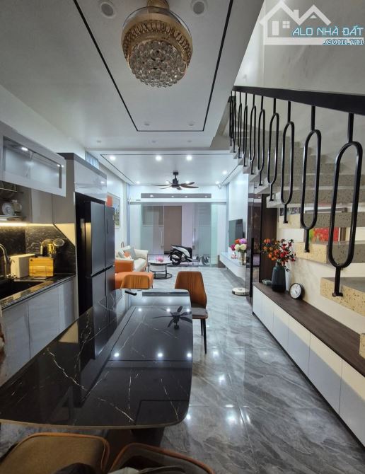 Bán nhà Văn Cao, Đằng Giang, Ngô Quyền, Hải Phòng. 4 tầng, 40m2, 3,2 tỷ. Ngang 4m, t2dn - 1