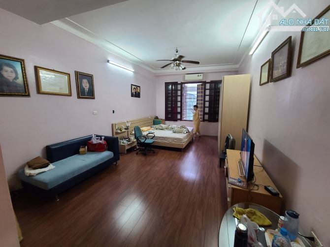 Bán nhà Lý Nam Đế, 110m2, 5 tầng, mặt tiền 5m, 54.5 tỷ, ngõ ô tô, kinh doanh đỉnh - 1