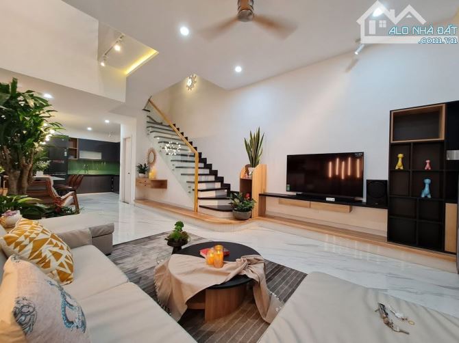Định cư Mỹ bán gấp nhà Phó Cơ Điều, Q.11/ giá chỉ 3,37TỶ- 57,3m²/ 1T2L/ SHR - 1