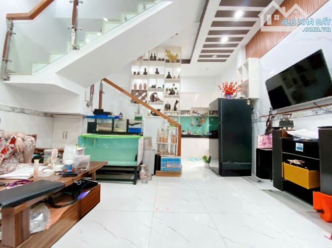 3tỷ xíu, nhà 2 tầng, ngang 4,5m rộng bề thế, Gò Vấp, gần Nguyễn Oanh - 1