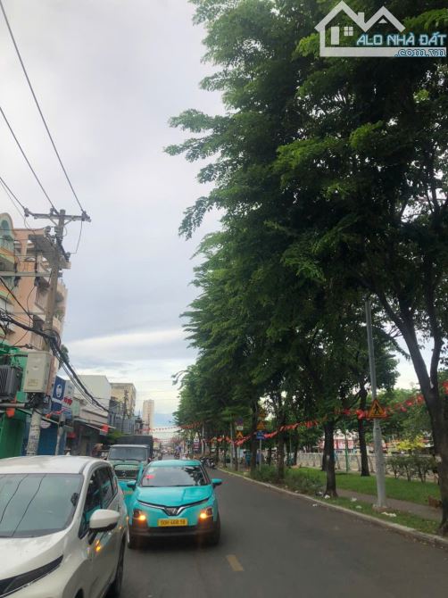 Bán nhà 5 tầng, Mặt tiền Phan Văn Khỏe, Q6. 156,5m2 - View công viên - Giá 13.x tỷ - 1