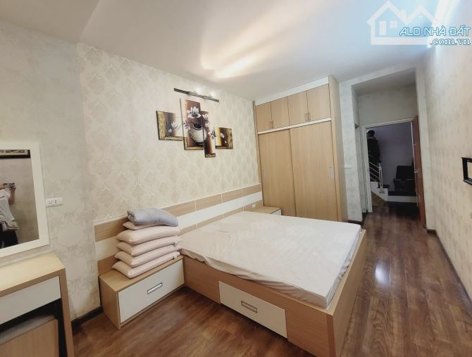 NHÀ CỰC ĐẸP - THÁI THỊNH - LÔ GÓC - 3 THOÁNG - TRƯỚC NHÀ 3M - DT 35M2 - 1