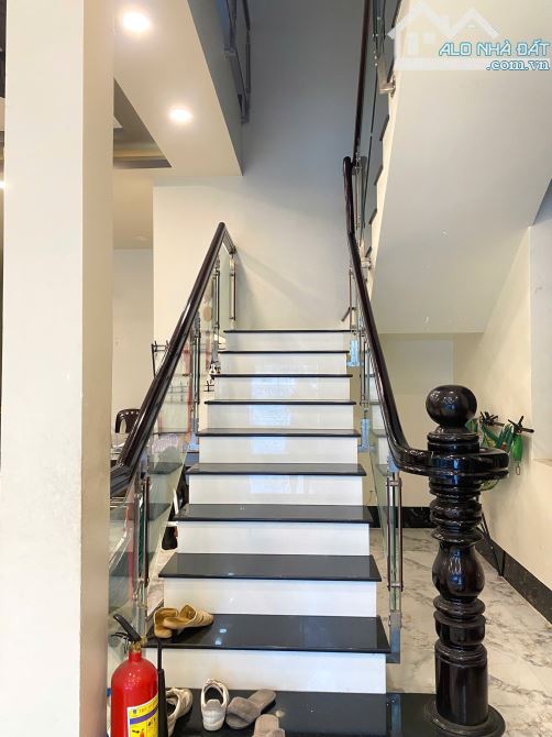 Nhà mặt tiền Nguyễn Trung Trực, Trung tâm TP. Rạch Giá - Kiên giang - 1