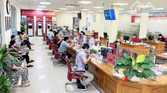 BÁN NHÀ MẶT PHỐ TRẦN KHÁT CHÂN , 300m , 9m mặt tiền , 10 tầng , chỉ 150 tỷ DÒNG TIỀN 500 T - 1