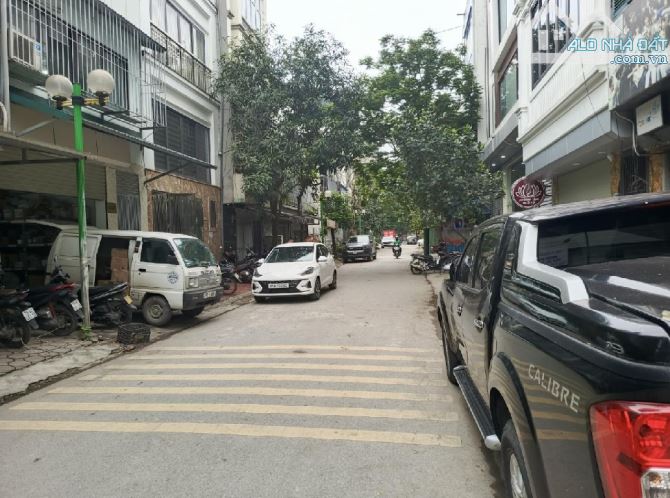 Bán 60m2 đất phân lô, vỉa hè, ngay Tây Nam Linh Đàm, siêu hiếm còn sót lại - 1