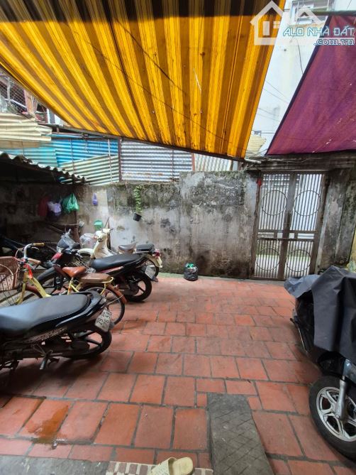 🏡 MINH KHAI – HÒA BÌNH 7🌟NHÀ 2 TẦNG CŨ CHỦ XÁC ĐỊNH BÁN ĐẤT, LÕI HBT GIÁ NHỈNH 130 TR/M2 - 1