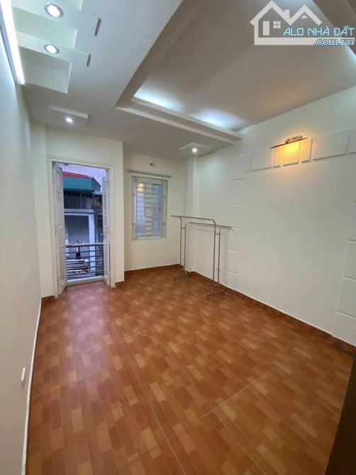 Cho thuê nhà ngõ phố Yên Hòa Cầu Giấy 30m x 5 tầng, giá 14tr/tháng - 1