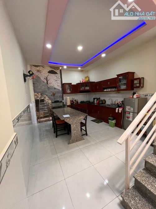 Bán nhà 2 Tầng Thuận Giao(TPHCM),đường ô tô vi vu,giá chỉ nhỉnh 1 tỷ,gần ngã 4 Hòa Lân - 1