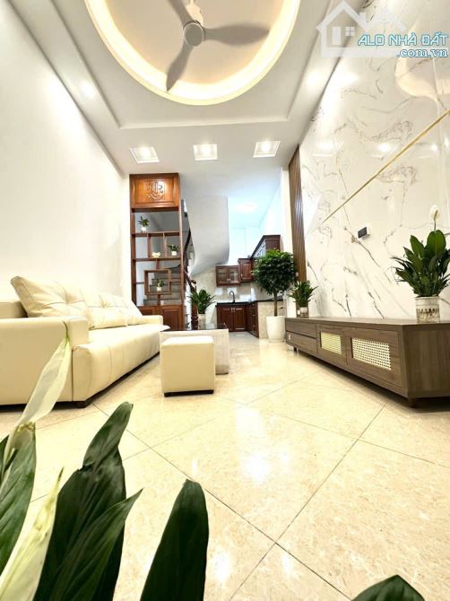Ô tô đỗ cửa, ngay cạnh Công an Phường, siêu đẹp, tài chính hợp lý, Hoàng Mai, Hà Nội - 1
