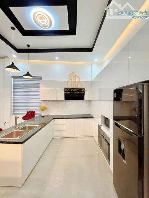 SIÊU PHẨM NHÀ YMOAN GÓC 2 MẶT TIỀN - 1